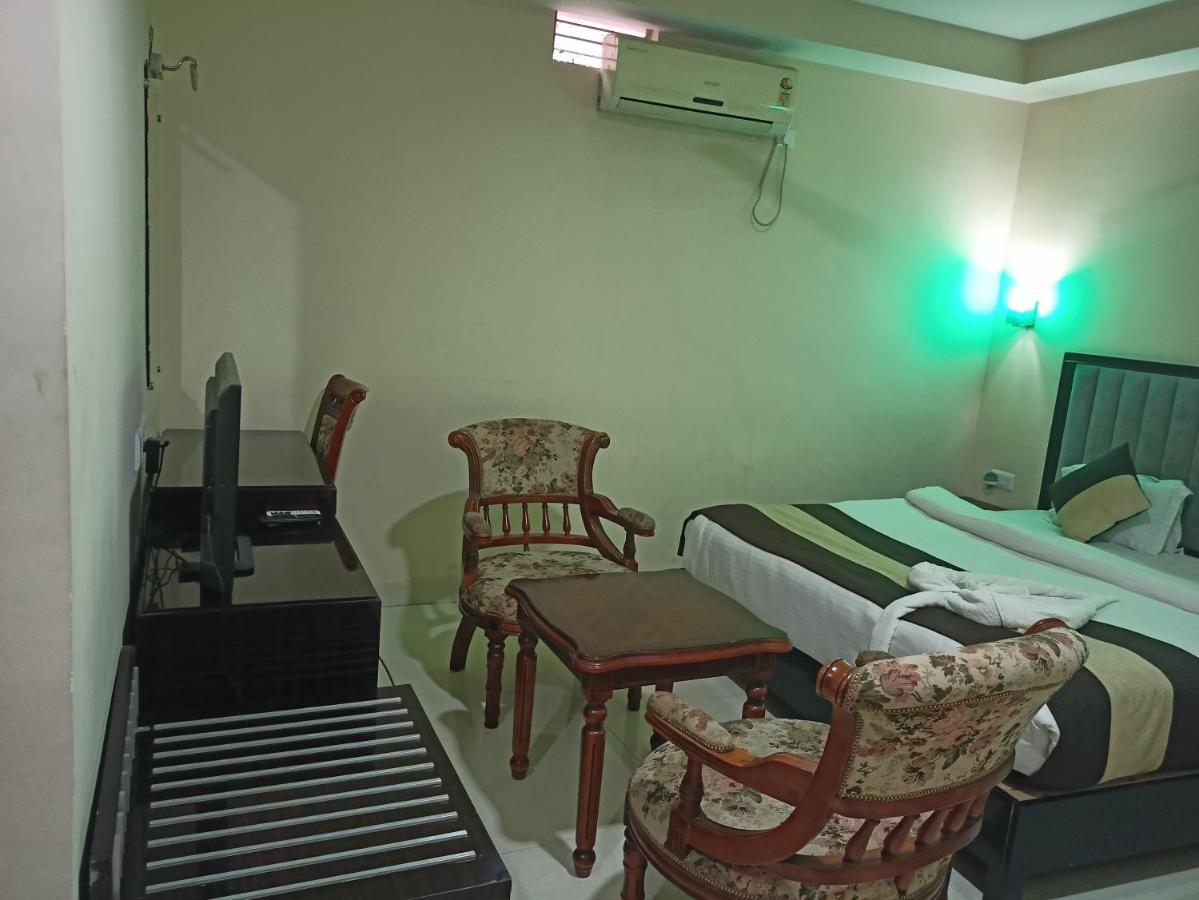 Hotel Jmd International Katihar Extérieur photo